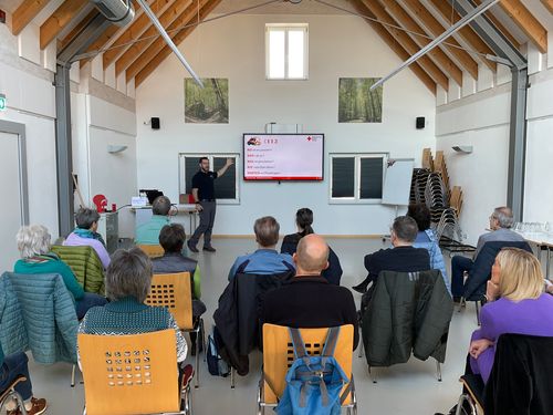 Erste-Hilfe-Auffrischung-im-Alter