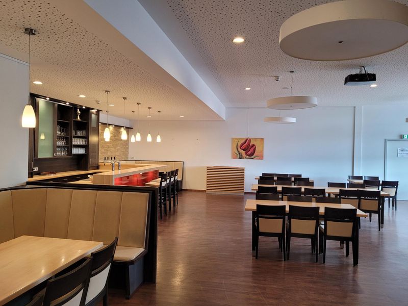 Sporhallengaststaette01